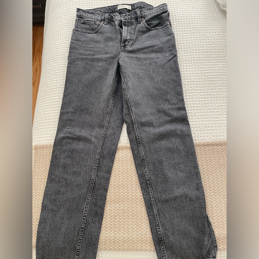 Abercrombie & Fitch Mid Rise 90s Straight Jeans (Dark Grey)